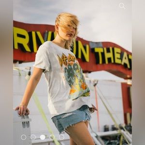 Junk Food Def Leopard Hysteria Tee 💞